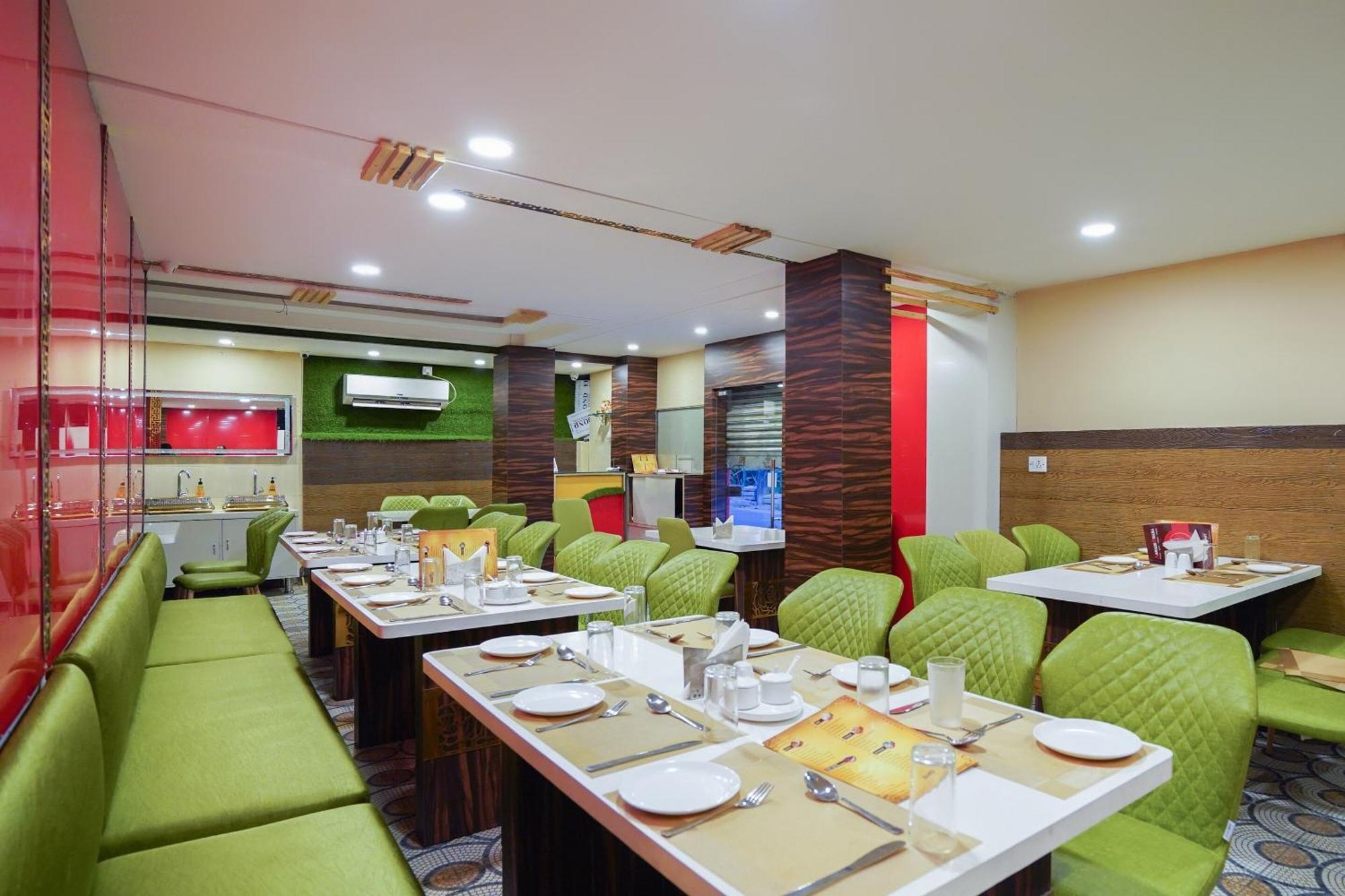 โอโย 60891 โฮเต็ล แอเมซ Hotel Jadabpur ภายนอก รูปภาพ